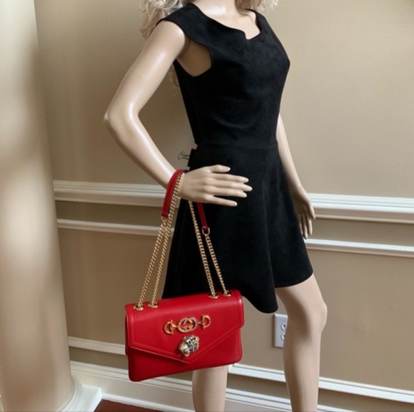 Gucci Rajah Interlocking G tiger head medium shoulder/crossbody bag in red color - Picture 14 of 14